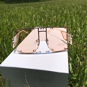 NWT- Champagne sunglasses